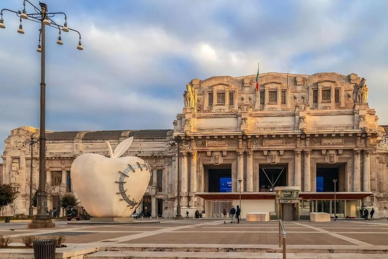 Duomo A 10 Minuti - Self Check In Metro A 3 Minuti A Piedi Apartment Milan